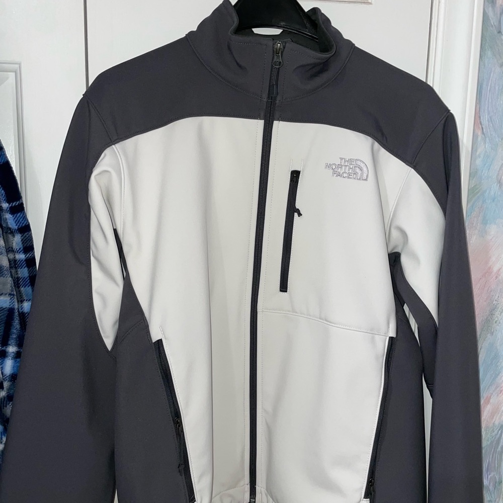 North Face jacket (NEW)